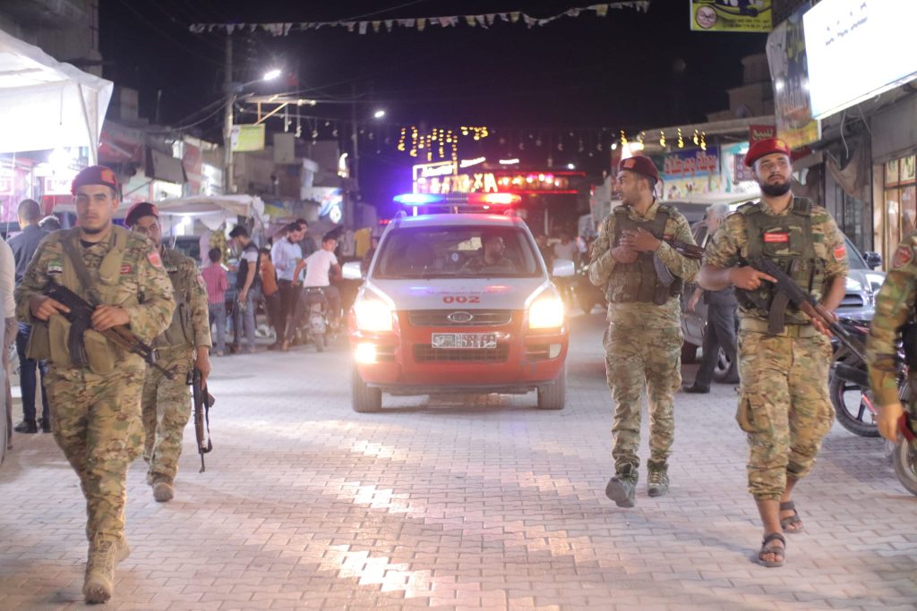 الشرطة العسكرية في اعزاز شمال سوريا ولواء عاصفة الشمال ينتشران في سوق المدينة