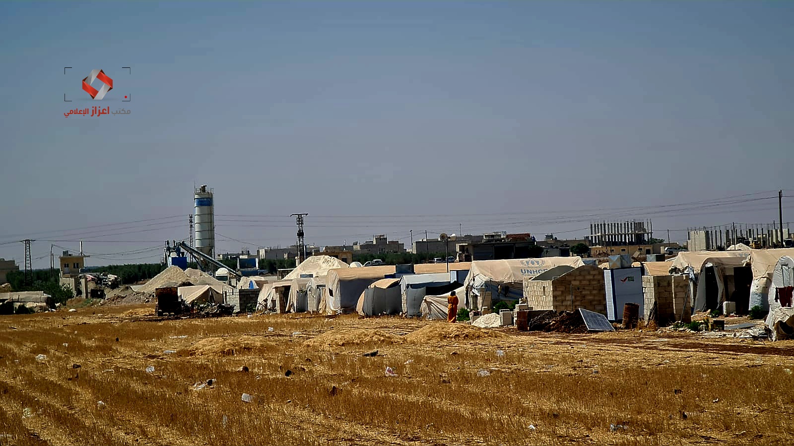 مخيمات في مدينة أعزاز تظهر أمام المنطقة الصناعية في اعزاز